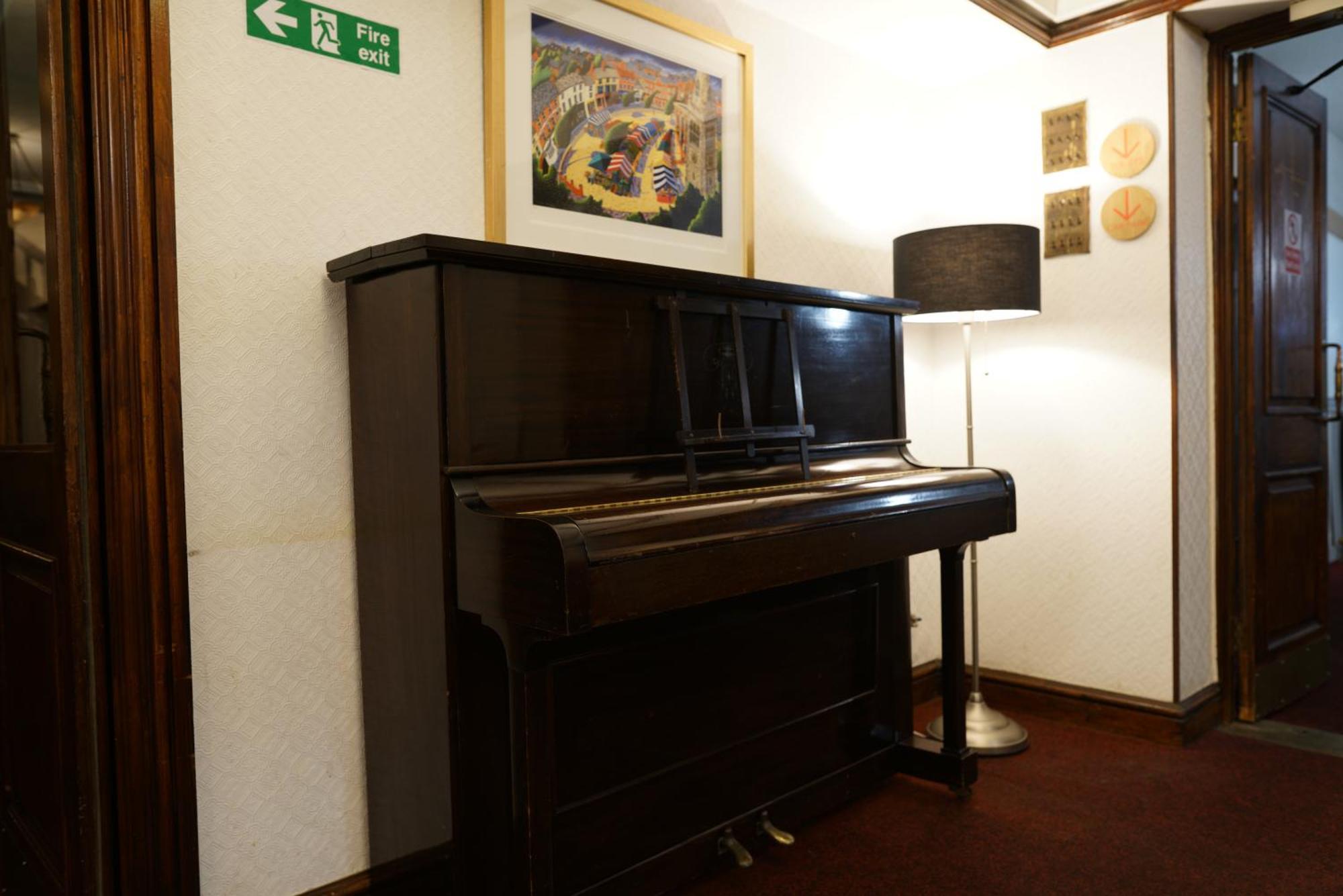 รอยัล โฮเทล เคทเทอริง  Hotel ภายนอก รูปภาพ
